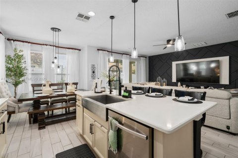 House in Clermont, Florida 3 bedrooms, 188.68 sq.m. № 2064164 - photo 13