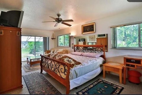 House in Odessa, Florida 7 bedrooms, 578.41 sq.m. № 2393813 - photo 15