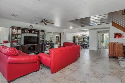 House in Odessa, Florida 7 bedrooms, 578.41 sq.m. № 2393813 - photo 18