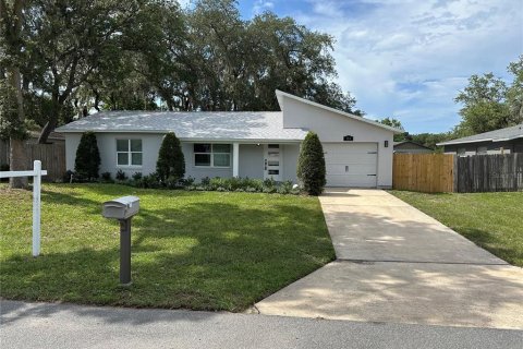 House in Sanford, Florida 3 bedrooms, 112.69 sq.m. № 1849440 - photo 1