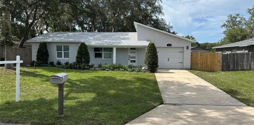 House in Sanford, Florida 3 bedrooms, 112.69 sq.m. № 1849440