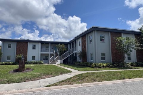 Immobilier commercial à louer à Clearwater, Floride: 1011.52 m2 № 2386473 - photo 2