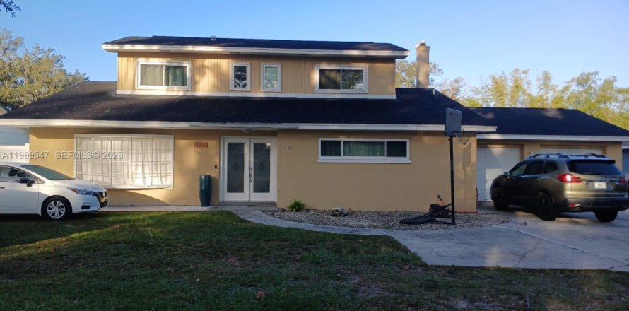 House in Lakeland, Florida 5 bedrooms, 195.09 sq.m. № 2067335