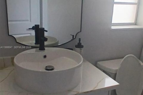 House in Lakeland, Florida 5 bedrooms, 195.09 sq.m. № 2067335 - photo 20