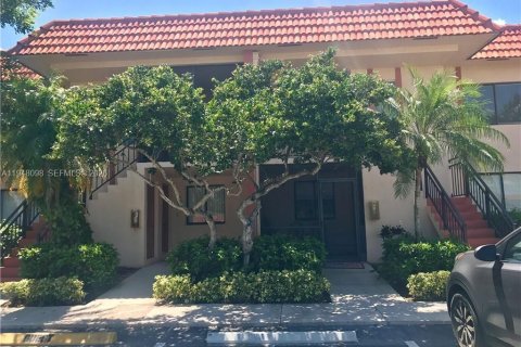 Condo in Weston, Florida, 2 bedrooms  № 2004109