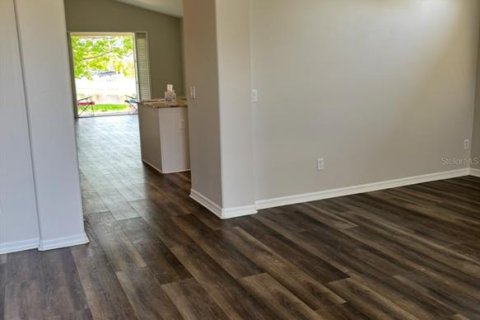 Casa en venta en Orlando, Florida, 4 dormitorios, 184.97 m2 № 1903209 - foto 3