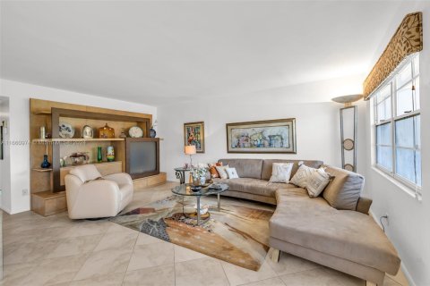 Condo in Deerfield Beach, Florida, 2 bedrooms  № 1865454 - photo 11