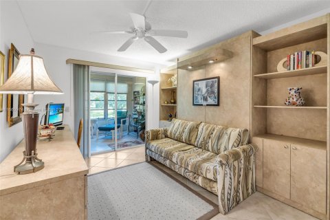 Condo in Deerfield Beach, Florida, 2 bedrooms  № 1865454 - photo 21