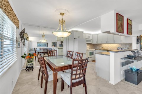 Condo in Deerfield Beach, Florida, 2 bedrooms  № 1865454 - photo 14