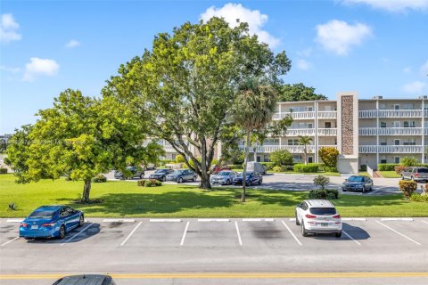 Condo in Deerfield Beach, Florida, 2 bedrooms  № 1865454 - photo 9