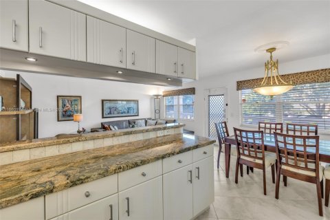 Condo in Deerfield Beach, Florida, 2 bedrooms  № 1865454 - photo 19