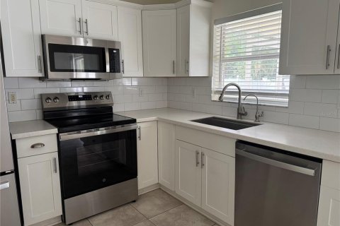 Casa en alquiler en North Port, Florida, 3 dormitorios, 115.29 m2 № 1914867 - foto 12