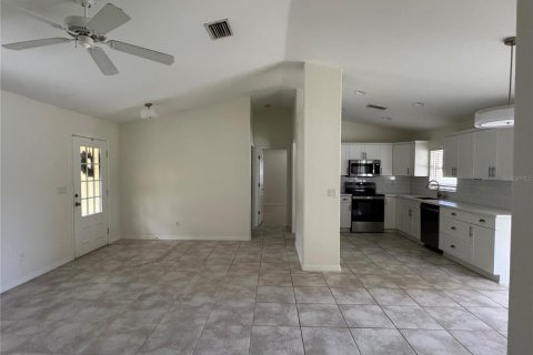 Casa en alquiler en North Port, Florida, 3 dormitorios, 115.29 m2 № 1914867 - foto 11