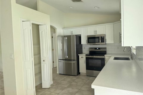 Casa en alquiler en North Port, Florida, 3 dormitorios, 115.29 m2 № 1914867 - foto 10