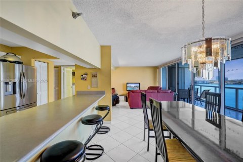 Copropriété à vendre à Sunny Isles Beach, Floride: 2 chambres, 120.77 m2 № 2036441 - photo 10