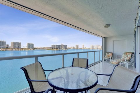 Condo à Sunny Isles Beach, Floride, 2 chambres № 2036441