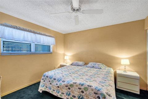 Copropriété à vendre à Sunny Isles Beach, Floride: 2 chambres, 120.77 m2 № 2036441 - photo 23