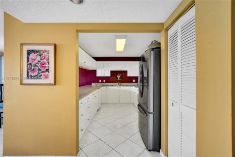 Copropriété à vendre à Sunny Isles Beach, Floride: 2 chambres, 120.77 m2 № 2036441 - photo 16