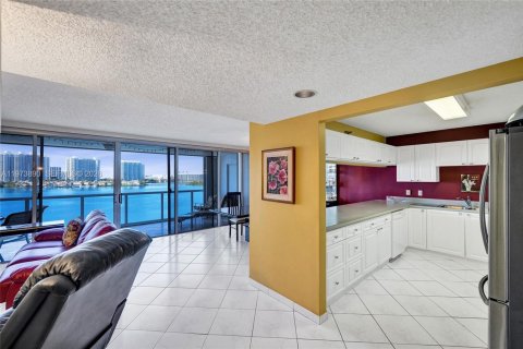 Copropriété à vendre à Sunny Isles Beach, Floride: 2 chambres, 120.77 m2 № 2036441 - photo 13