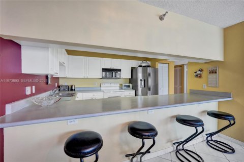 Copropriété à vendre à Sunny Isles Beach, Floride: 2 chambres, 120.77 m2 № 2036441 - photo 11
