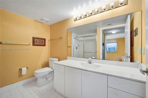 Copropriété à vendre à Sunny Isles Beach, Floride: 2 chambres, 120.77 m2 № 2036441 - photo 26