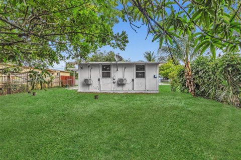 Villa ou maison à vendre à Fort Lauderdale, Floride: 3 chambres, 85.1 m2 № 2385163 - photo 12