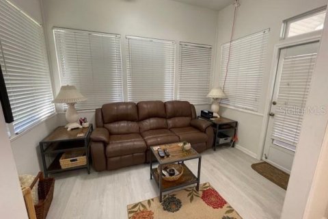 House in Polk City, Florida 1 bedroom, 39.86 sq.m. № 1027942 - photo 2