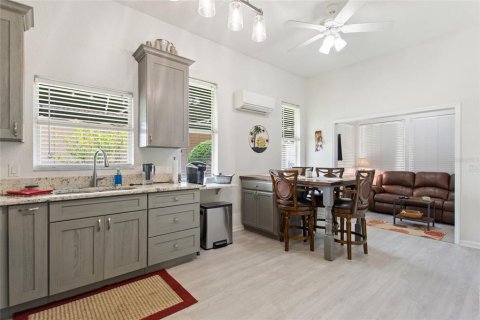 House in Polk City, Florida 1 bedroom, 39.86 sq.m. № 1027942 - photo 24