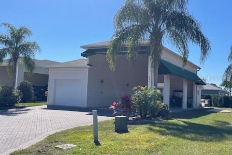 House in Polk City, Florida 1 bedroom, 39.86 sq.m. № 1027942 - photo 1
