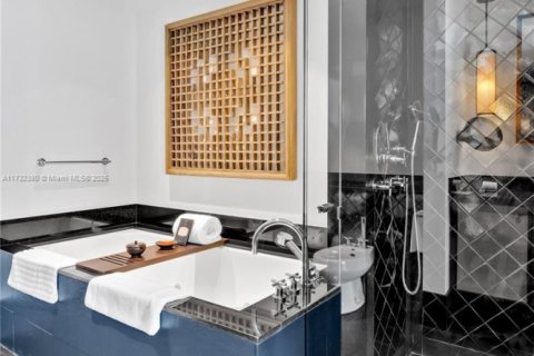 Copropriété à vendre à Miami Beach, Floride: 2 chambres, 122.26 m2 № 1763558 - photo 19