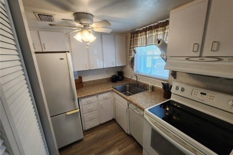 Condo in Bradenton, Florida, 2 bedrooms  № 2122861 - photo 14