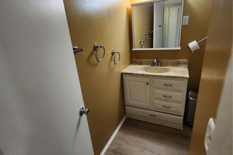 Condo in Bradenton, Florida, 2 bedrooms  № 2122861 - photo 17