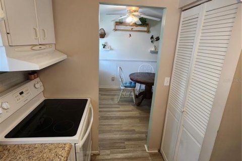 Condo in Bradenton, Florida, 2 bedrooms  № 2122861 - photo 11
