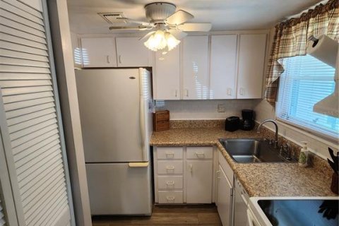 Condo in Bradenton, Florida, 2 bedrooms  № 2122861 - photo 12