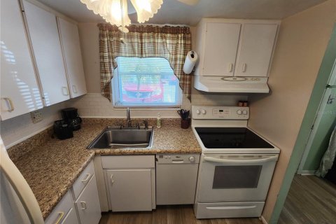 Condo in Bradenton, Florida, 2 bedrooms  № 2122861 - photo 10