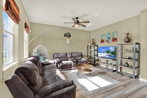Casa en venta en Spring Hill, Florida, 3 dormitorios, 215.35 m2 № 1884284 - foto 7