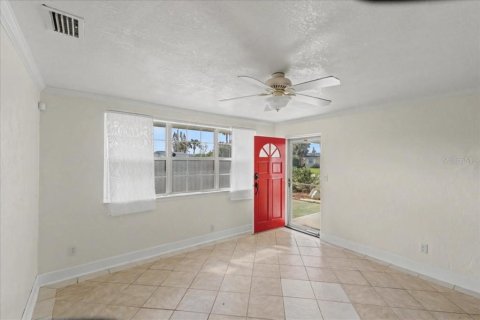 House in Ormond Beach, Florida 2 bedrooms, 102.19 sq.m. № 2123317 - photo 7