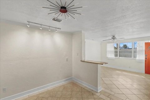 House in Ormond Beach, Florida 2 bedrooms, 102.19 sq.m. № 2123317 - photo 12