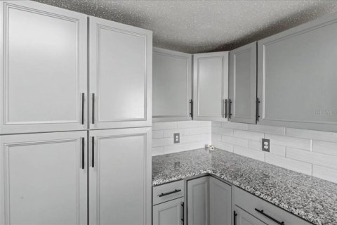 House in Ormond Beach, Florida 2 bedrooms, 102.19 sq.m. № 2123317 - photo 16