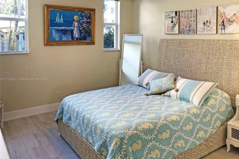 Condo in Lauderdale-by-the-Sea, Florida, 2 bedrooms  № 1706321 - photo 16