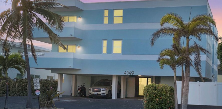 Condo in Lauderdale-by-the-Sea, Florida, 2 bedrooms  № 1706321