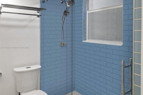 Condo in Lauderdale-by-the-Sea, Florida, 2 bedrooms  № 1706321 - photo 15
