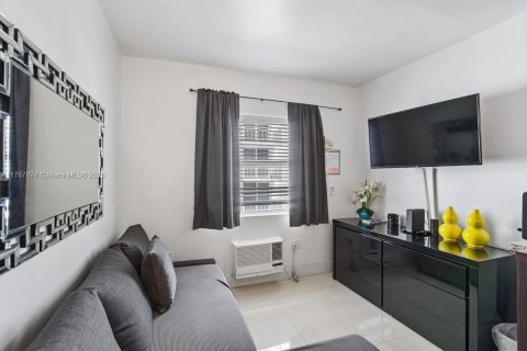 Condominio en venta en Miami Beach, Florida, 1 dormitorio, 38.09 m2 № 1863174 - foto 2