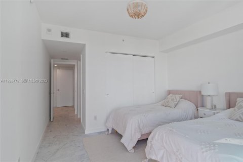 Снять в аренду кондоминиум в Майами, Флорида 3 спальни, 141.77м2, № 1987213 - фото 29