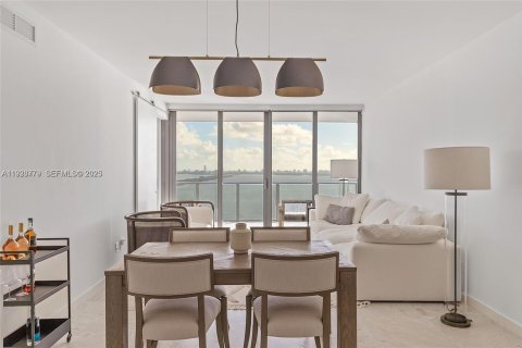 Снять в аренду кондоминиум в Майами, Флорида 3 спальни, 141.77м2, № 1987213 - фото 6