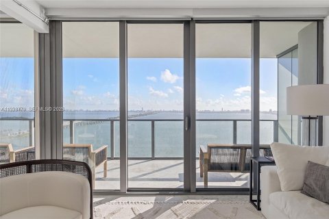 Снять в аренду кондоминиум в Майами, Флорида 3 спальни, 141.77м2, № 1987213 - фото 12