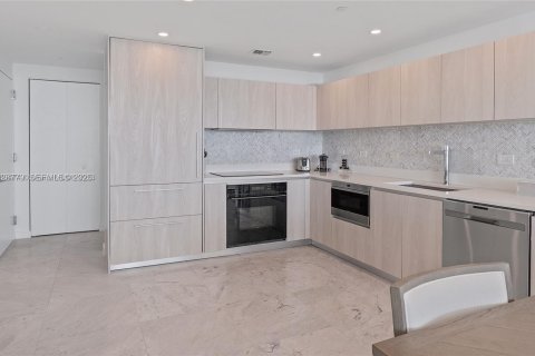 Снять в аренду кондоминиум в Майами, Флорида 3 спальни, 141.77м2, № 1987213 - фото 15