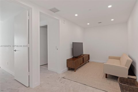 Снять в аренду кондоминиум в Майами, Флорида 3 спальни, 141.77м2, № 1987213 - фото 26