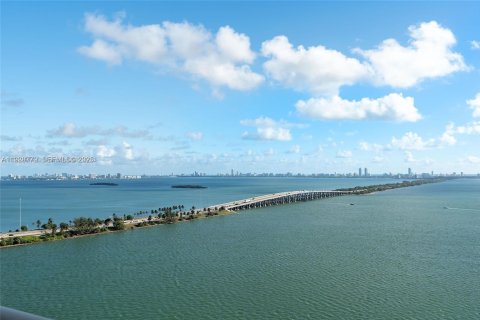 Снять в аренду кондоминиум в Майами, Флорида 3 спальни, 141.77м2, № 1987213 - фото 14