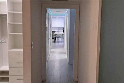 Copropriété à louer à Miami Beach, Floride: 3 chambres, 119.29 m2 № 2074446 - photo 18